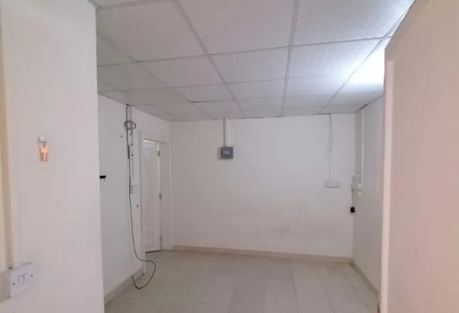 Residential Ready Property 1 Bedroom U/F Apartment  for rent in Al Sadd , Doha #15697 - 1  image 